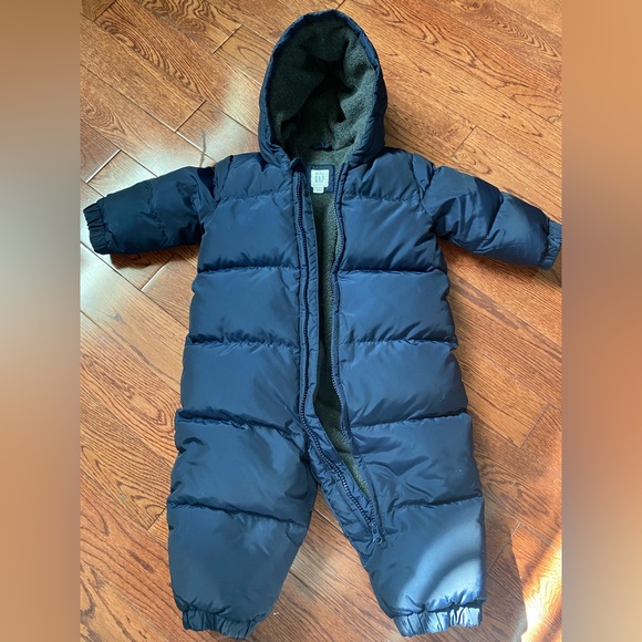 ✨SOLD✨ Baby Gap snowsuit 12-18 months - Picture 2 of 2